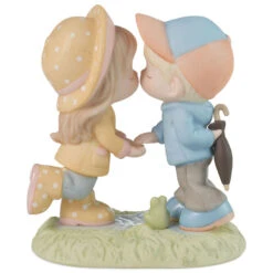 Precious Moments You Are My Sunshine On A Rainy Day Figurine, 5.6" 9 Precious Moments You Are My Sunshine On A Rainy Day Figurine, 5.6" -Stuffed Animals Shop Precious Moments Couple Kissing in the Rain Figurine 223002 04