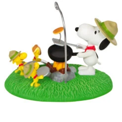 Hallmark The Peanuts® Gang Pancake Pals Ornament -Stuffed Animals Shop Snoopy Beagle Scouts Pancake Breakfast Keepsake Ornament 1899QXI7049 06